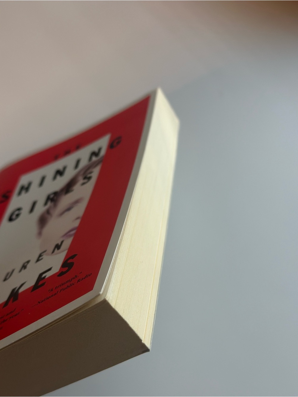 The Shining Girls By Lauren Beukes | Fiction, Sci-Fi Thriller | Paperback Book - Picture 6 of 7
